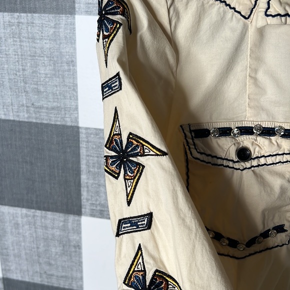 Roar Long Sleeve Button Up - Picture 6 of 9